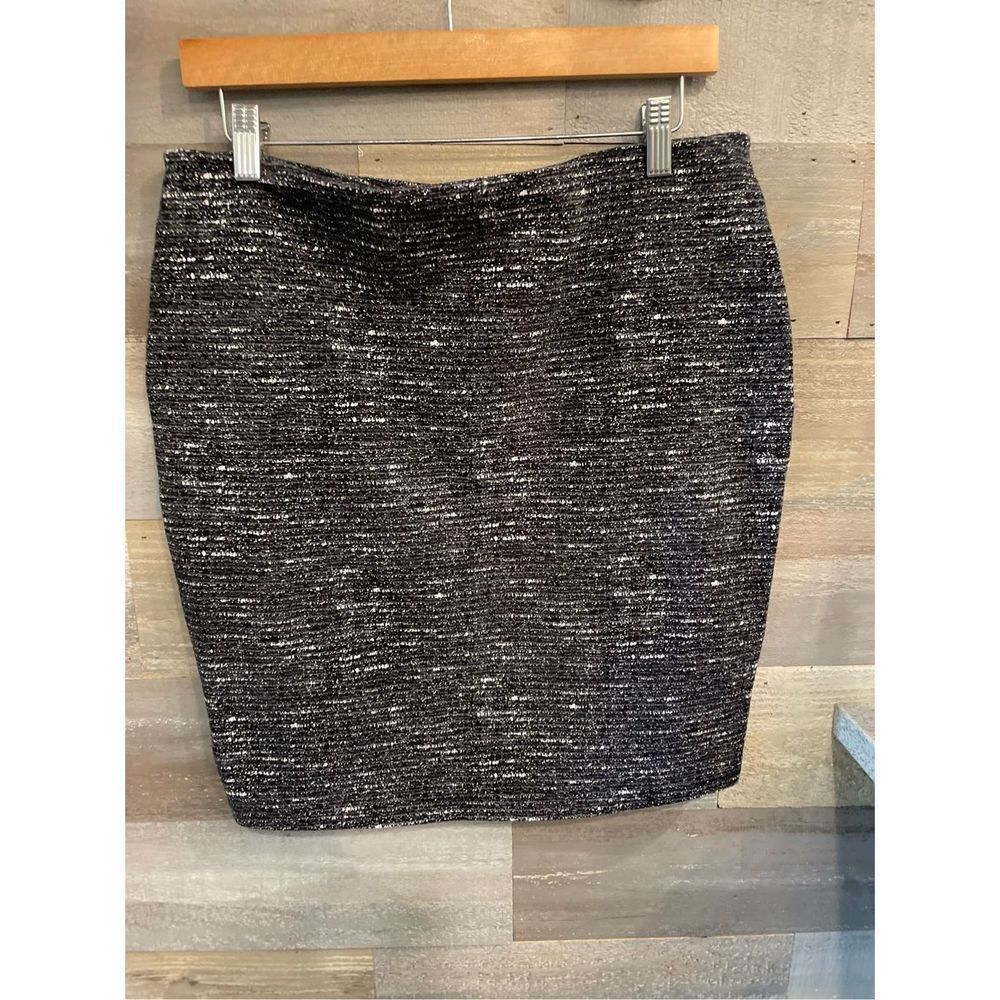 Old Navy women’s large gradient black pull on mini skirt